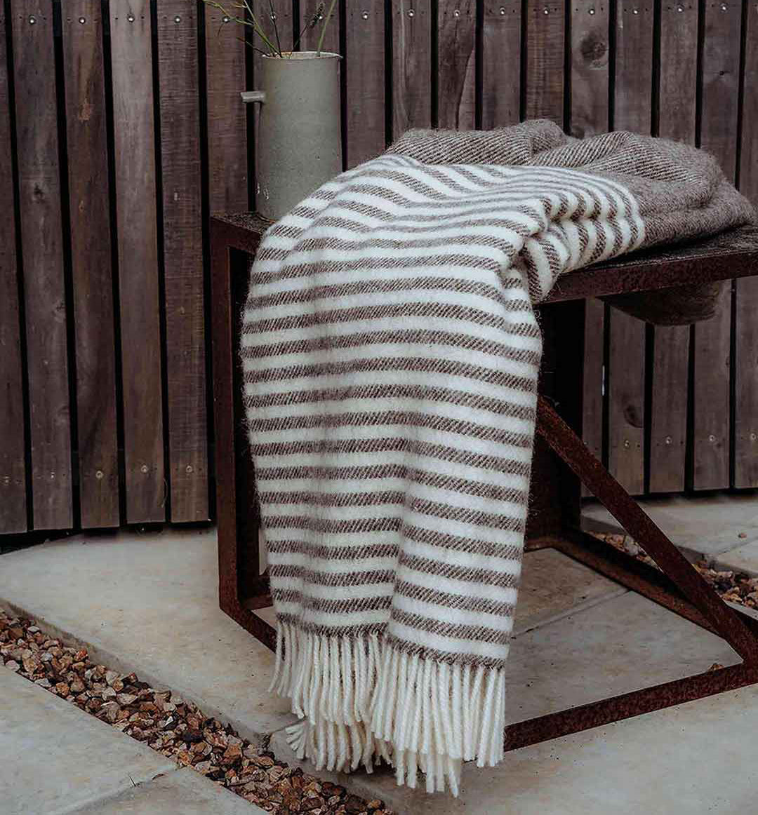 XL Catlins wool blanket chocolate 140 x 240cm