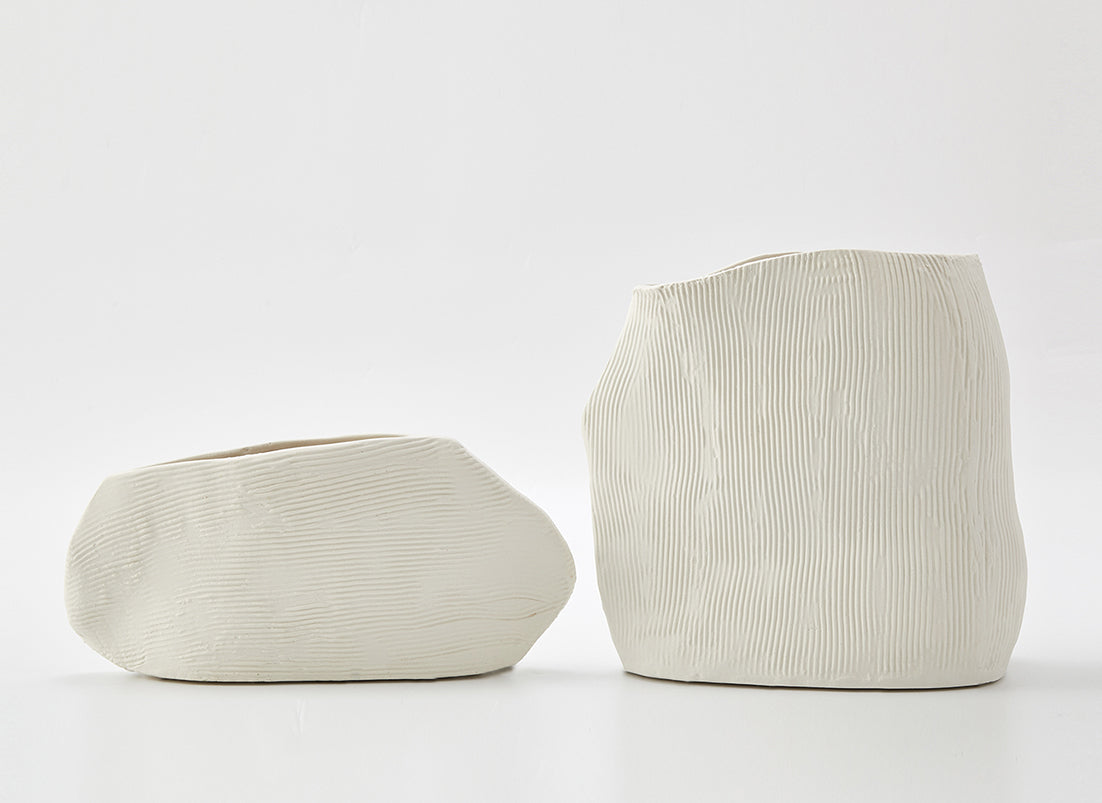 Chalo textured low vase chalk