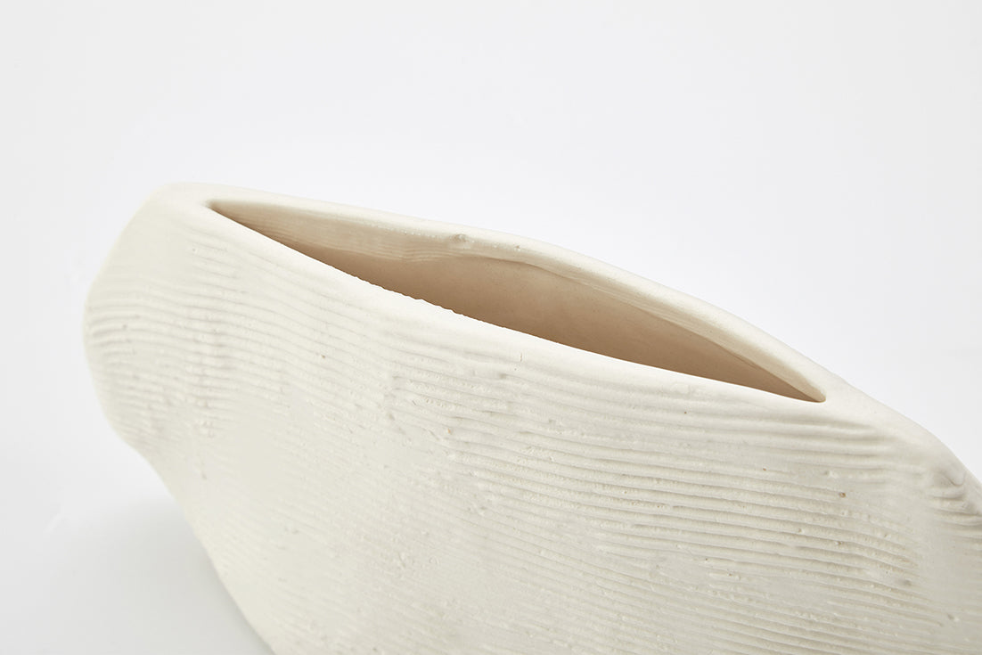 Chalo textured low vase chalk