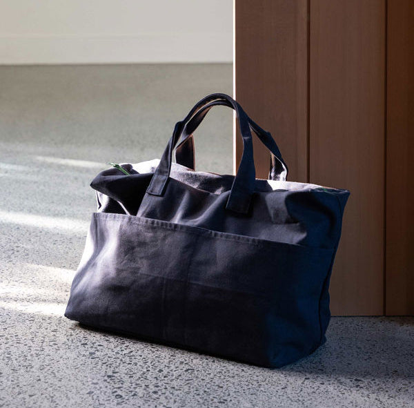 Contrast cotton weekender bag navy