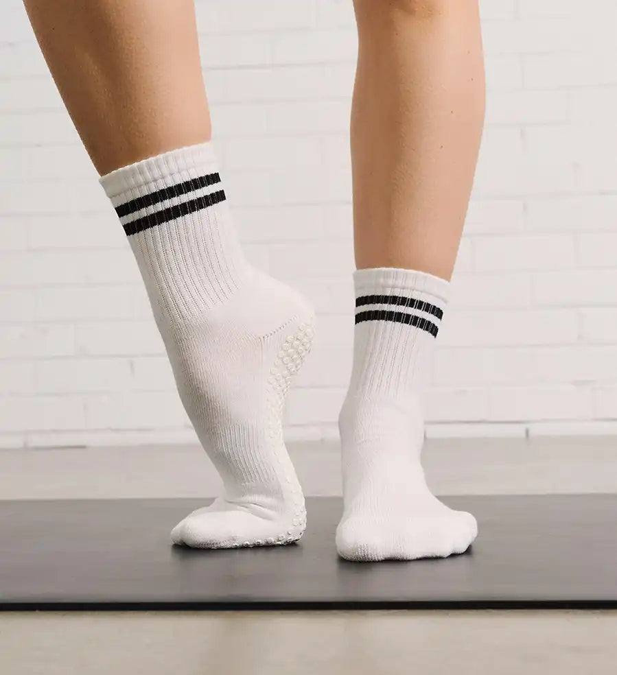 Crew pilates grip socks black stripe