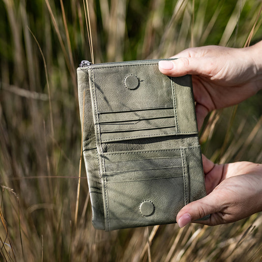 Dusky Robin dusky leather purse sand