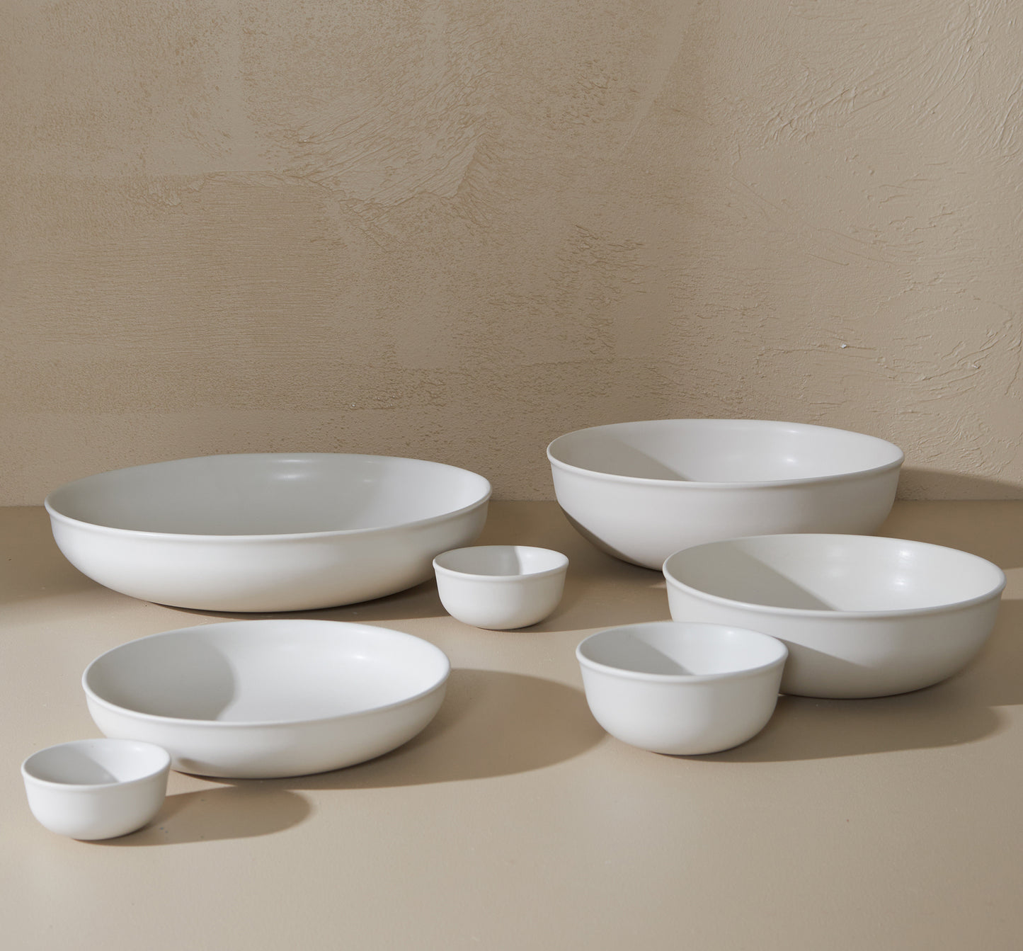 Halo low serving bowl 23cm oat