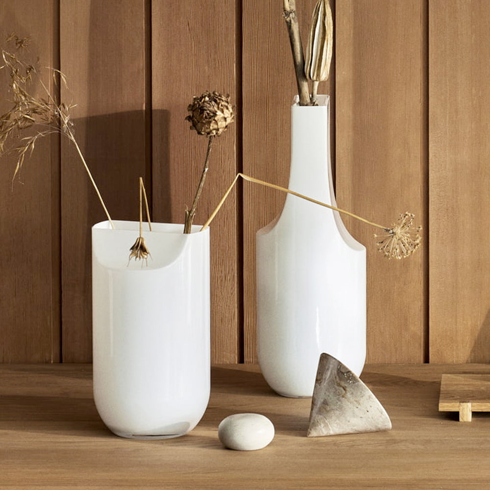 Kristina Dam serif vase opal white