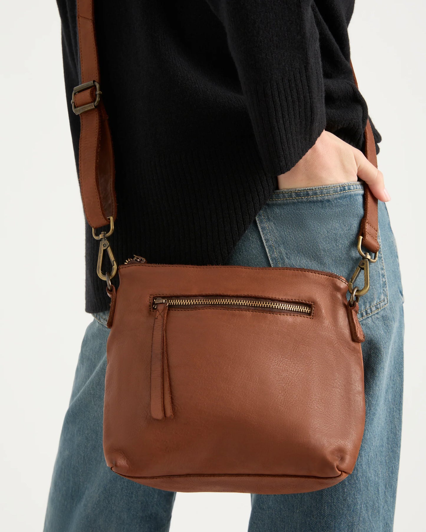 Juju & Co essential pouch bag cognac