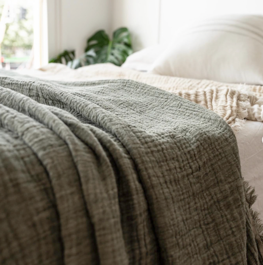 Nomad linen blend throw lichen 200 x 240cm