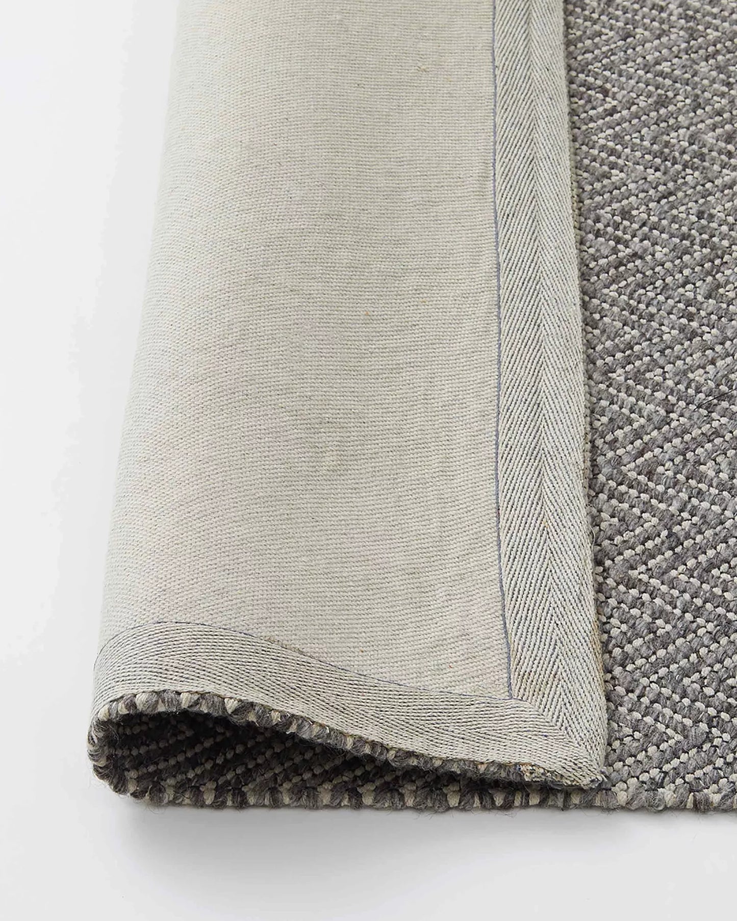 Matterhorn wool rug tar 200 x 300cm