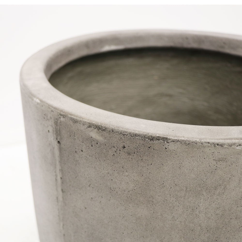 Mohaka large concrete planter cement