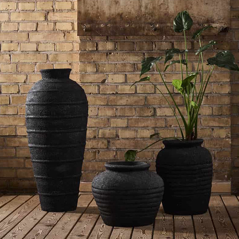 Muubs Melancholia terracotta vessel black 40cm