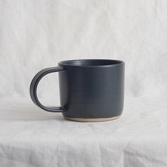 NZ made straight shaped mug black