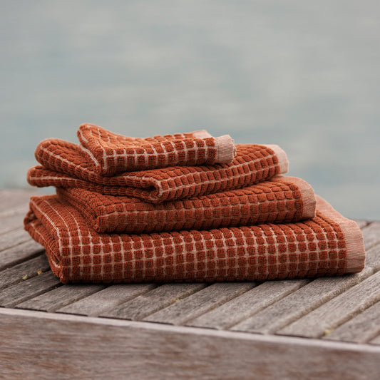 Nero cotton bath towel range paprika