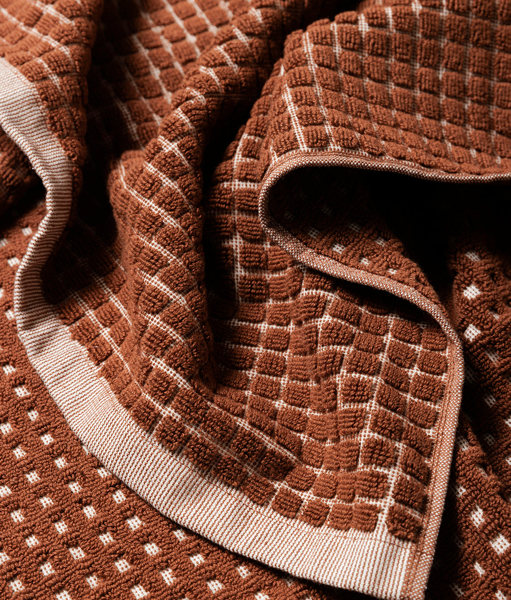 Nero cotton bath towel range paprika