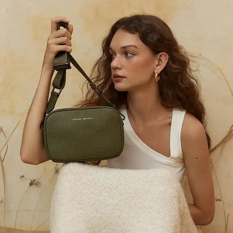 Plunder leather shoulder bag wide strap khaki
