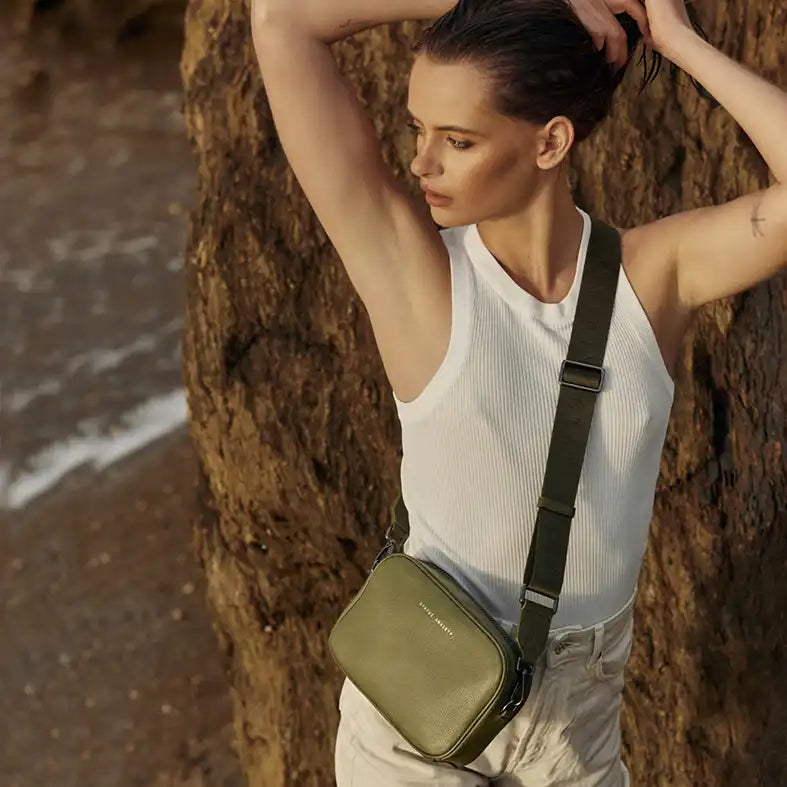 Plunder leather shoulder bag wide strap khaki