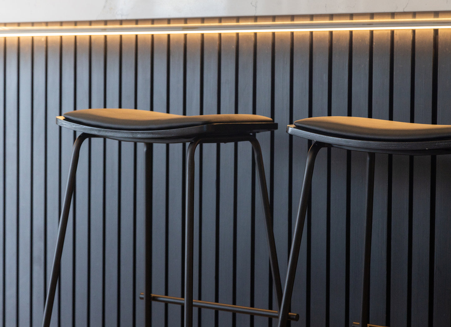Minimalist bar stool black 67cm