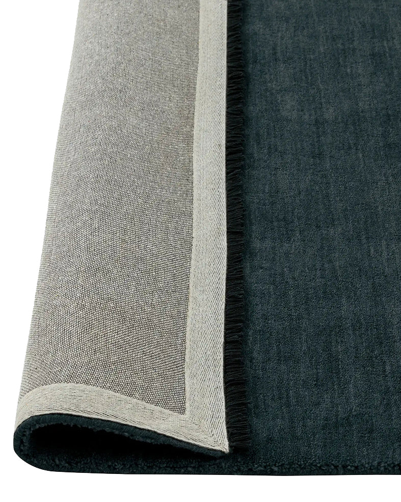 Silvio NZ wool rug with wide border dusk