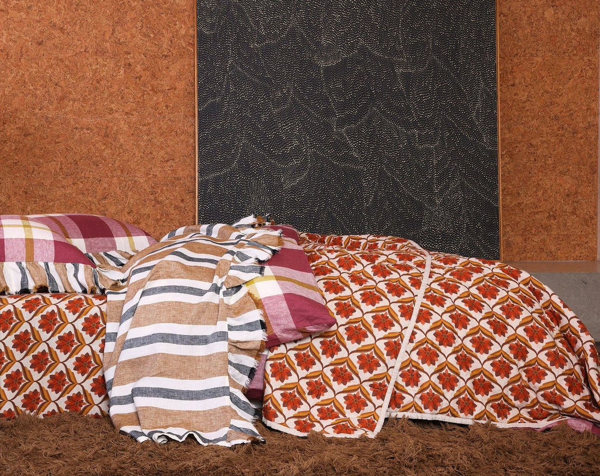 SOW Stevie floral double sided linen quilt (160 x 240cm)