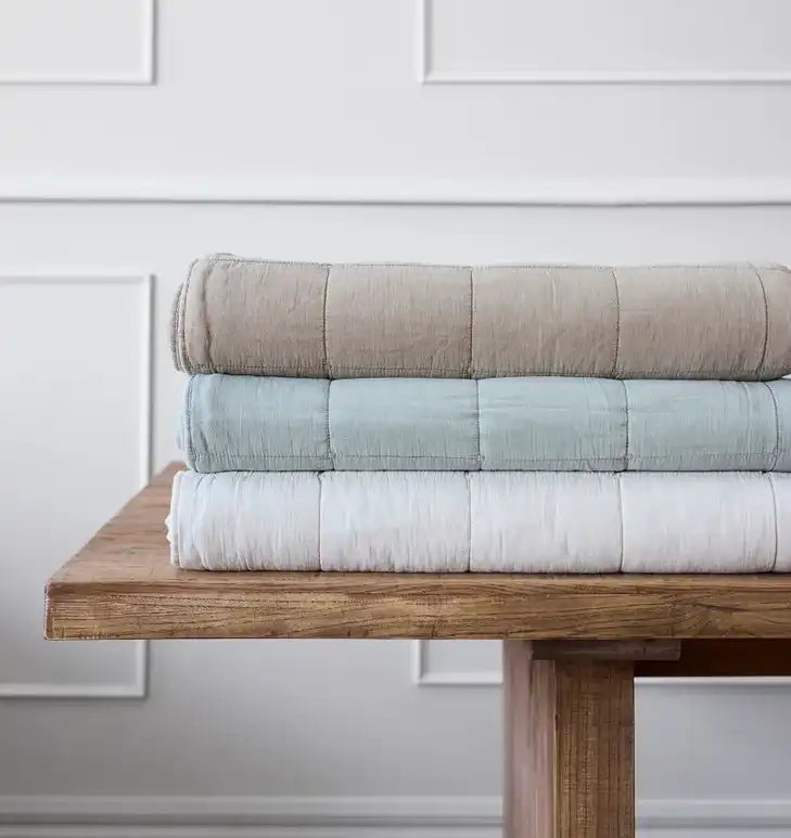 Stonewashed cotton quilt taupe 240 x 265cm