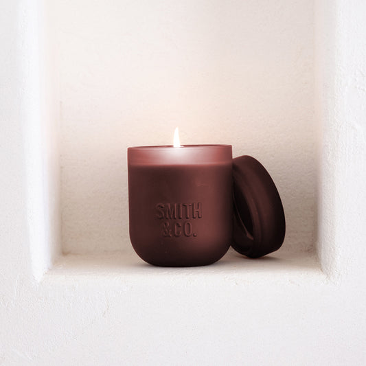 Smith & Co candle black oud & saffron 250g