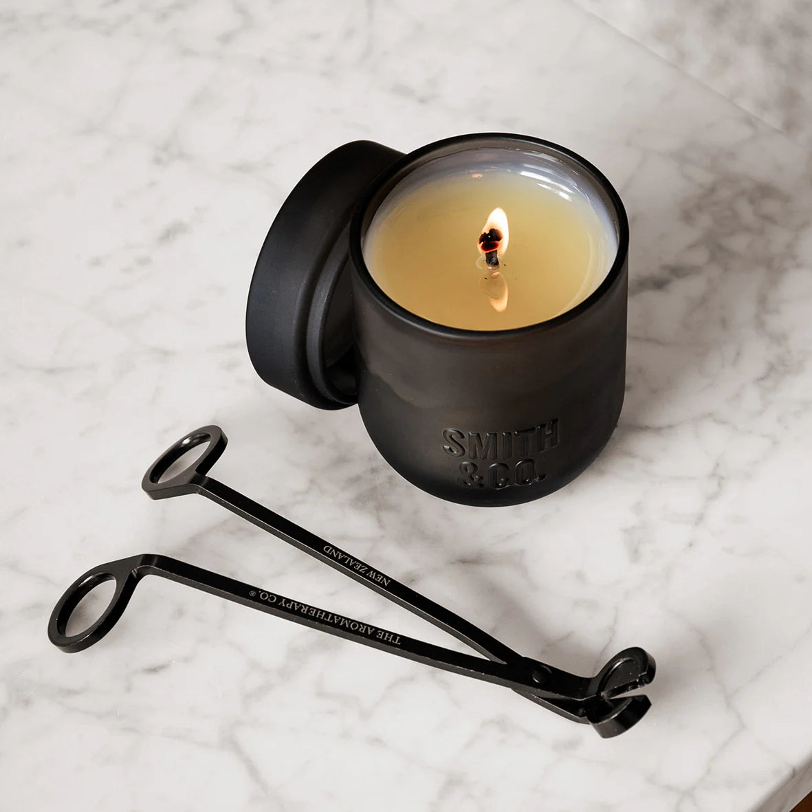 Smith & Co mini candle tabac & cedarwood 80g