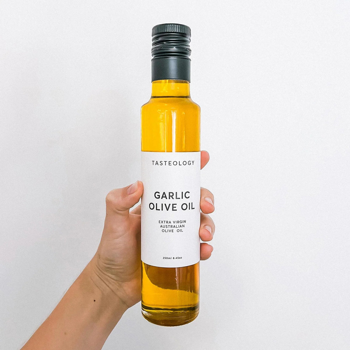 Tasteology garlic olive oil 250ml