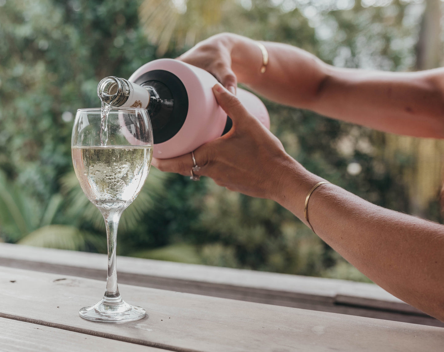 Huski wine cooler powder pink