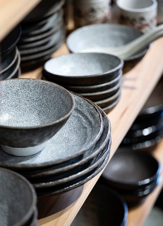 Crazed grey high rim plate 22cm