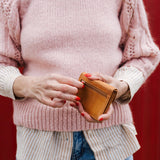 Dusky Robin kitt purse sand