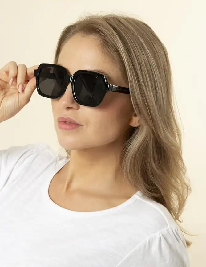 Stella + Gemma sunglasses Gisele black (617)