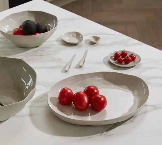 Ceramic organic shaped round dish cashmere 13cm