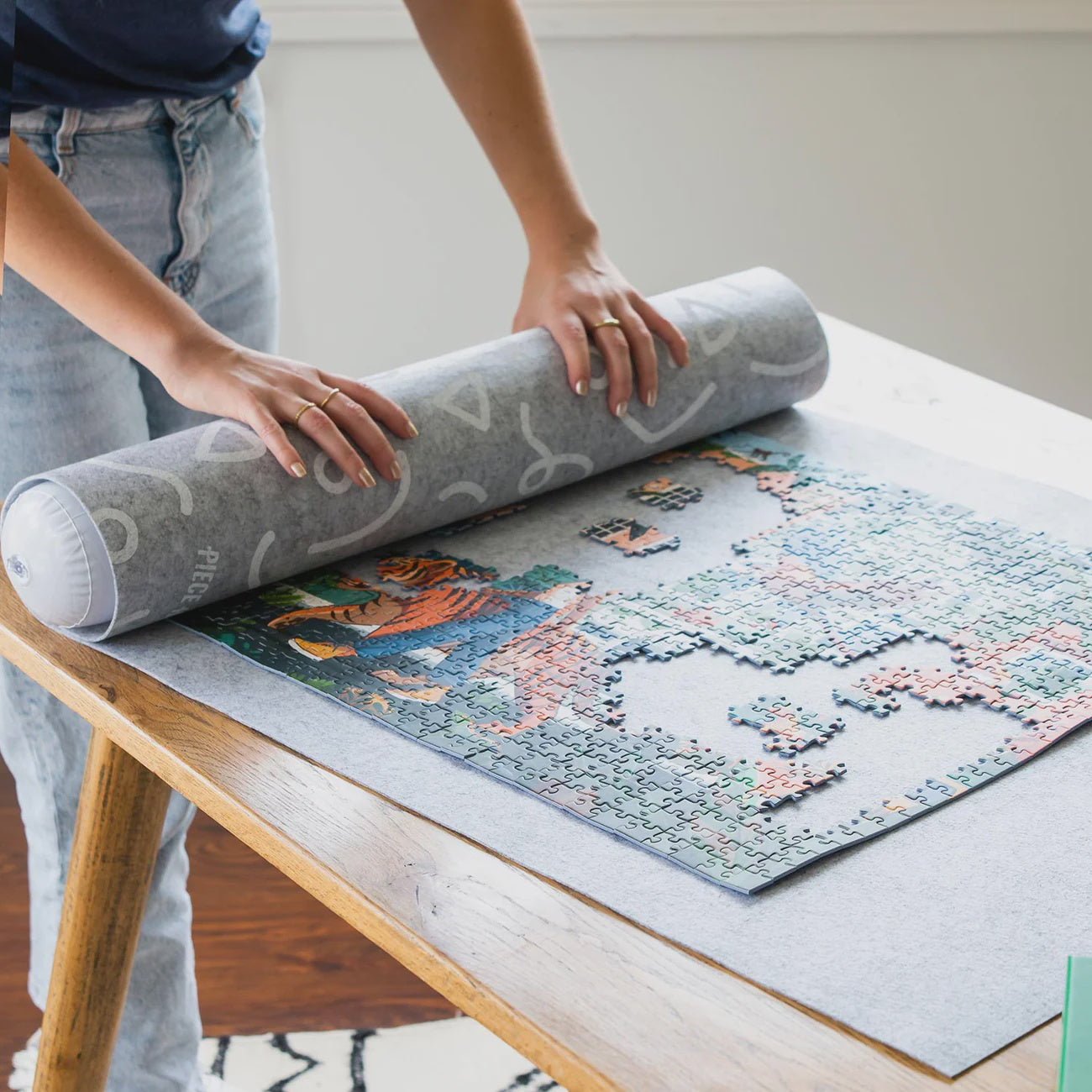 Jigsaw puzzle mat