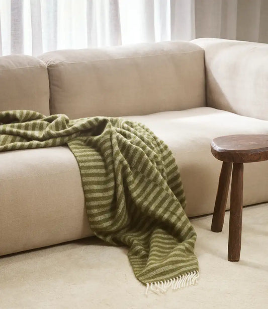 Noah NZ wool throw olive 130 x 190cm