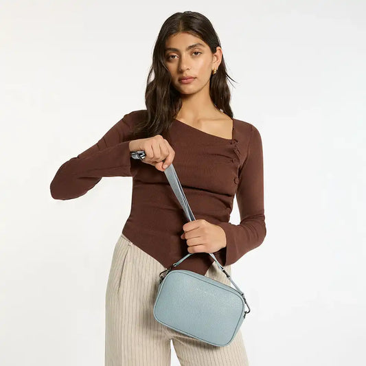Plunder leather shoulder bag wide strap powder blue