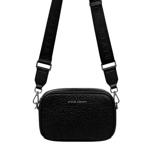 Plunder bubble leather shoulder bag wide strap black