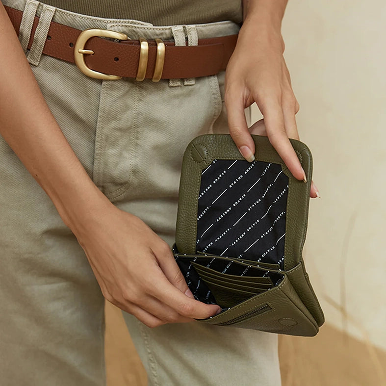 Impermanent leather wallet khaki