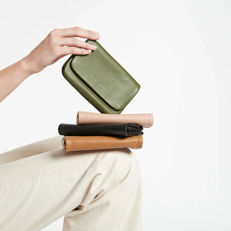 Impermanent leather wallet black