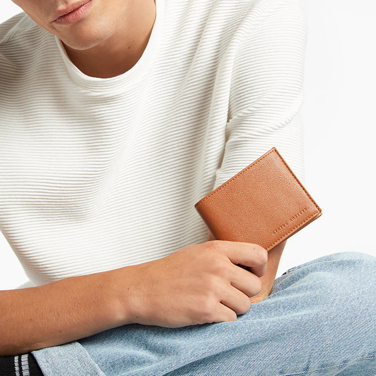 Noah leather wallet camel