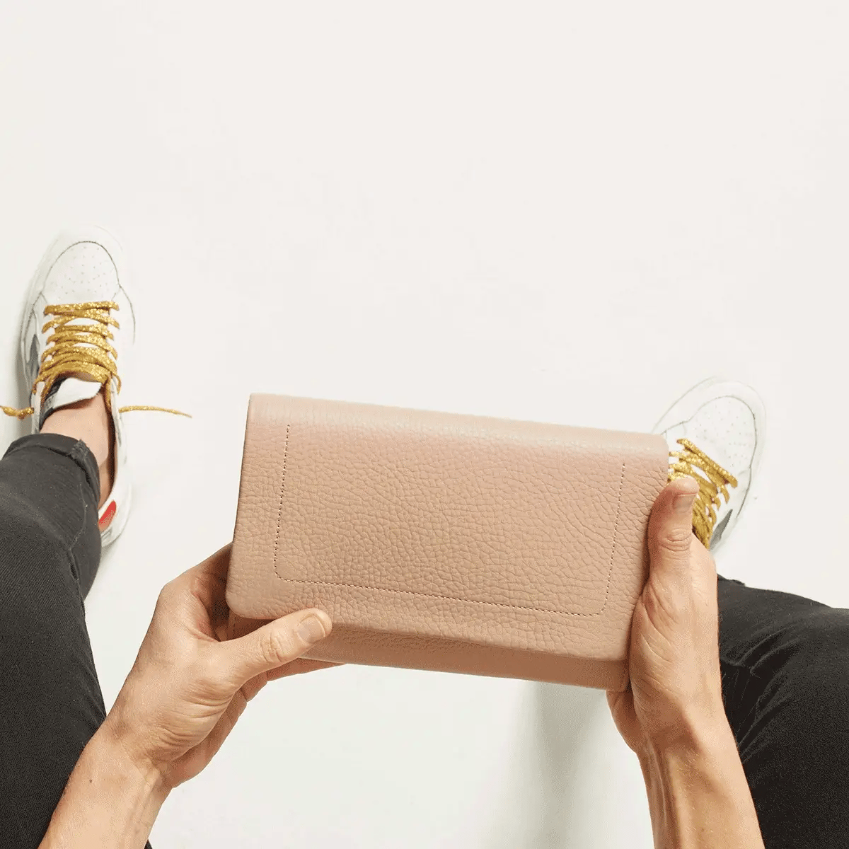 Remnant leather wallet tan
