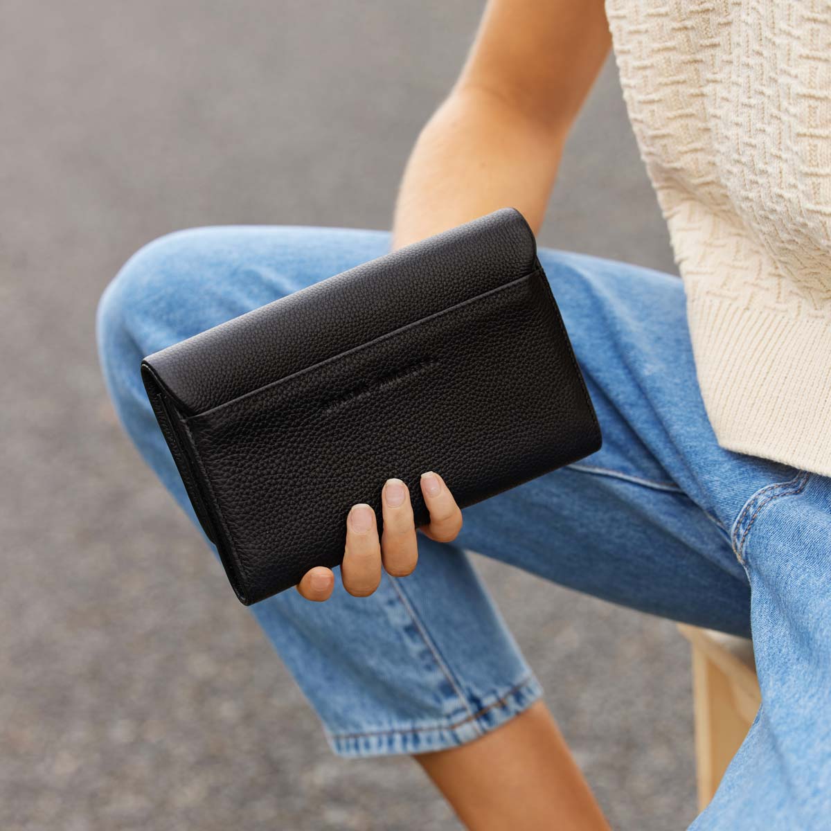 Remnant leather wallet black