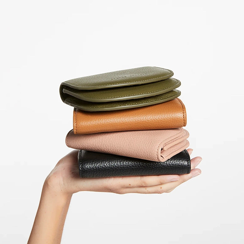 Us for now wallet tan