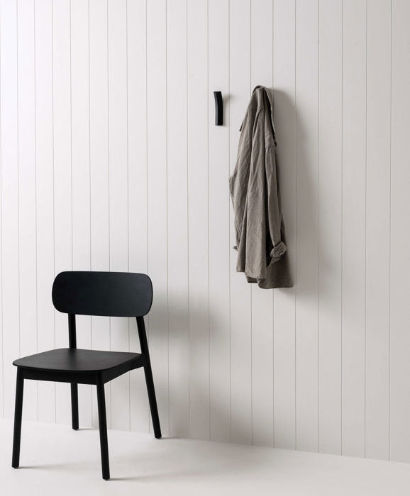 Bow wooden wall hook black