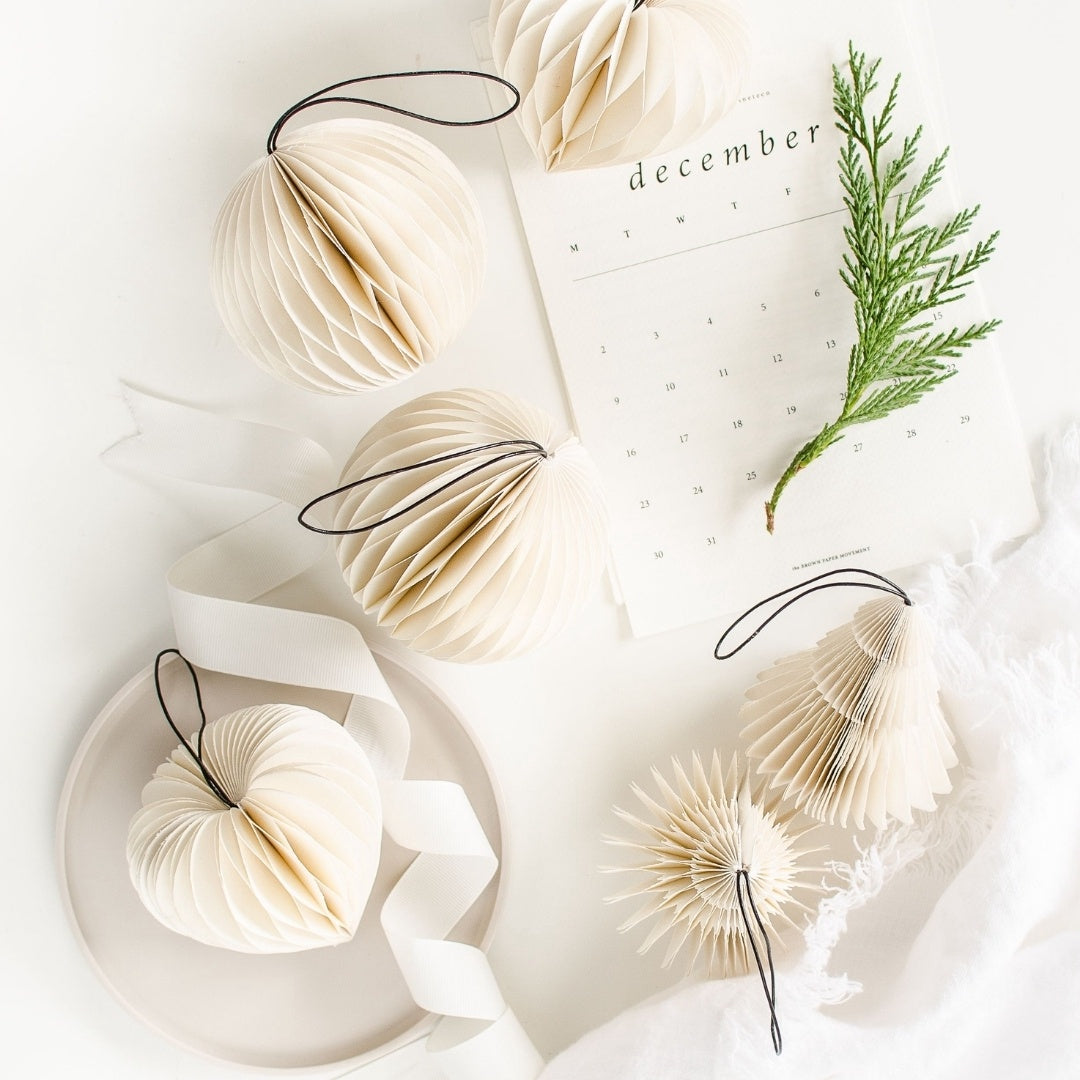 Hanging paper ornament xmas tree white