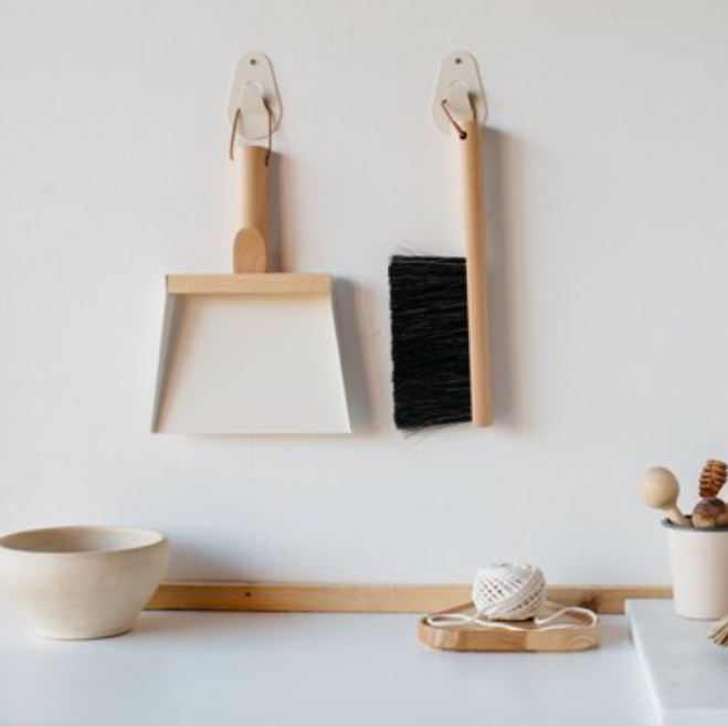 Andrée Jardin Brush & Shovel Set white