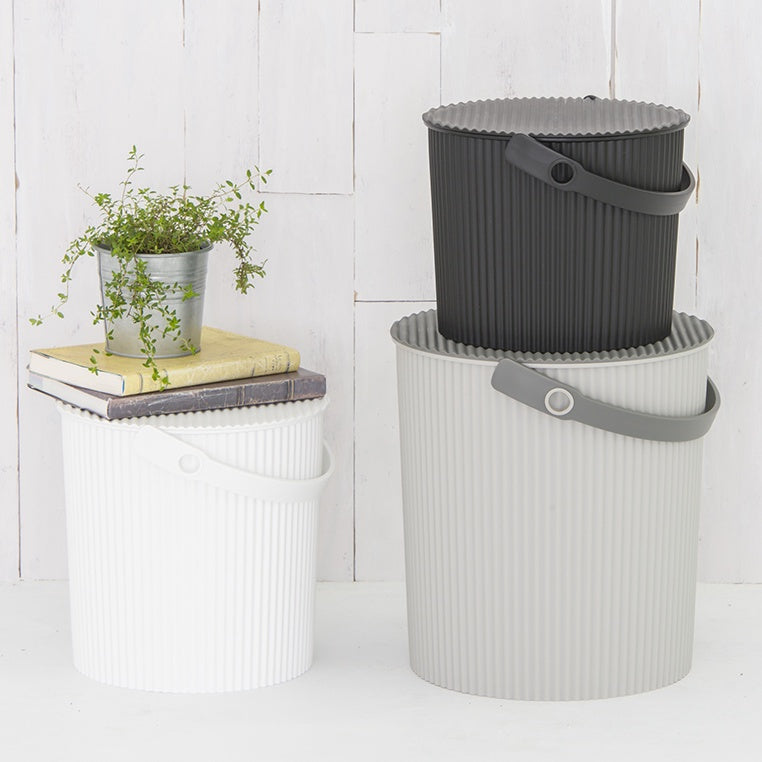 Super bucket 8 litres black medium