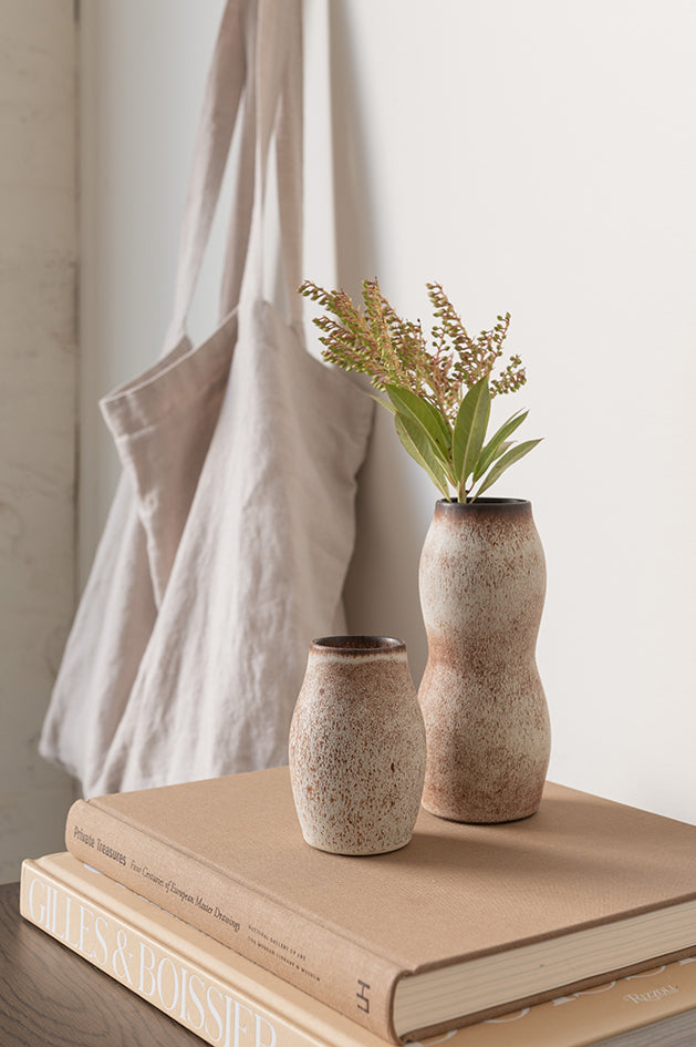 Pod bud vase nut 17cm