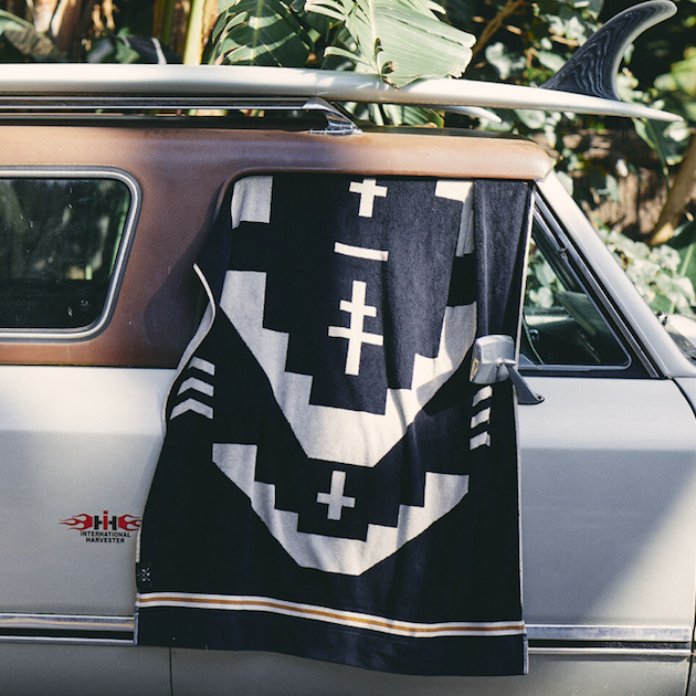 Pony Rider beach towel black multi