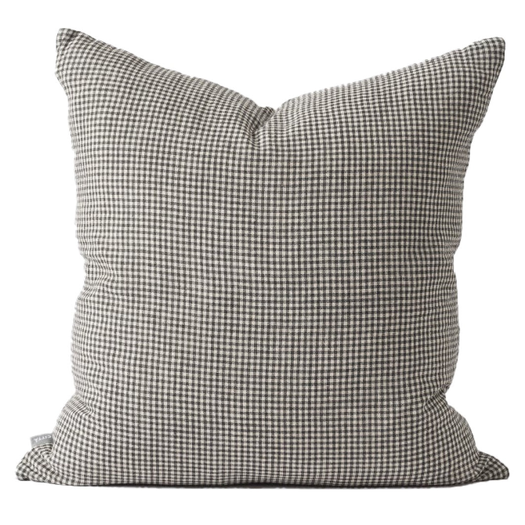 A cushion cover with a sophisticated and contemporary take on classic gingham, 100% washed linen for a relaxed finish. Colour: pepper/natural Dimensions: 55cm x 55cm