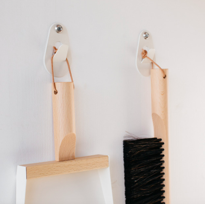 Andrée Jardin Brush & Shovel Set white