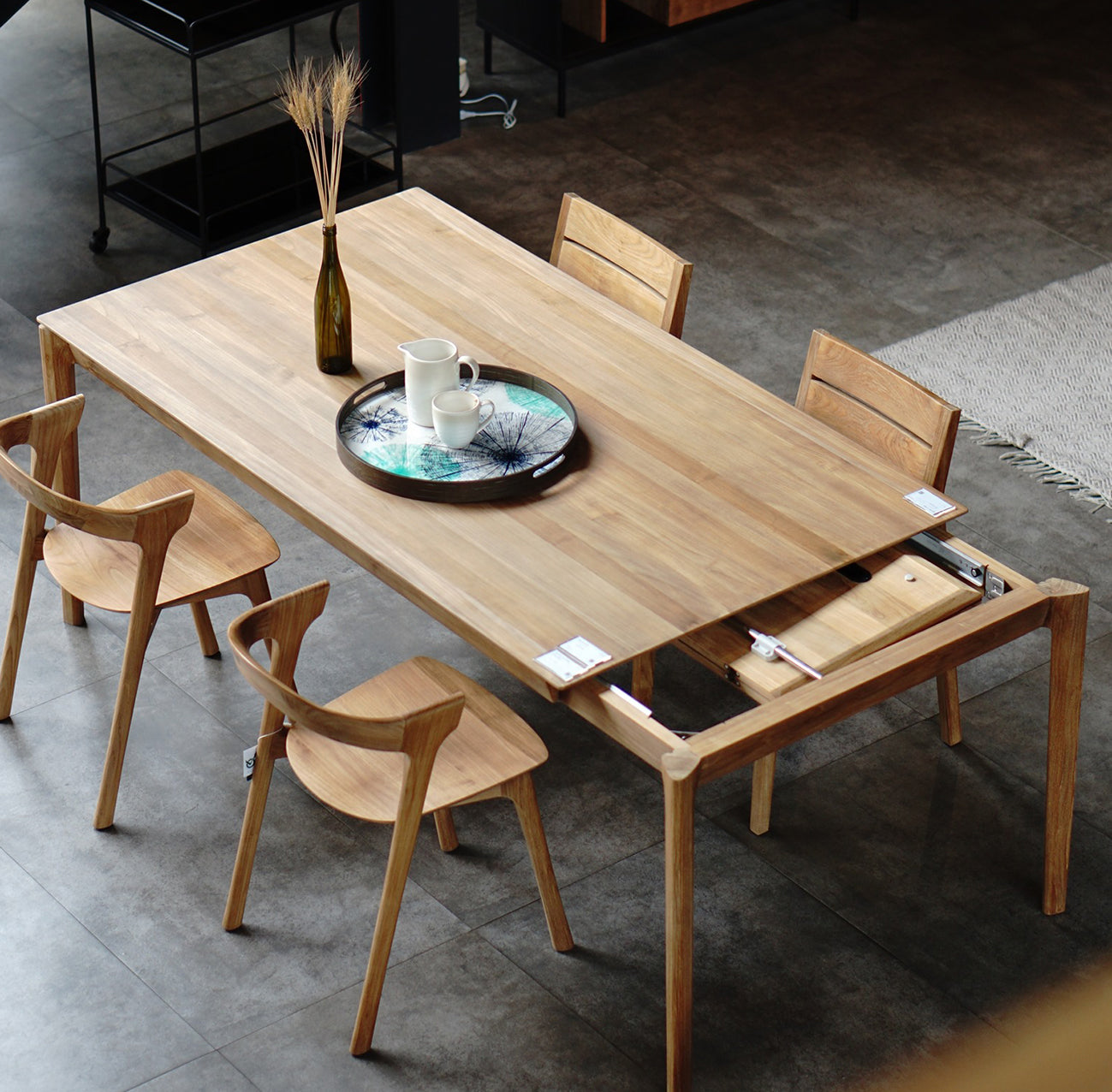 Extendable french oak dining table natural