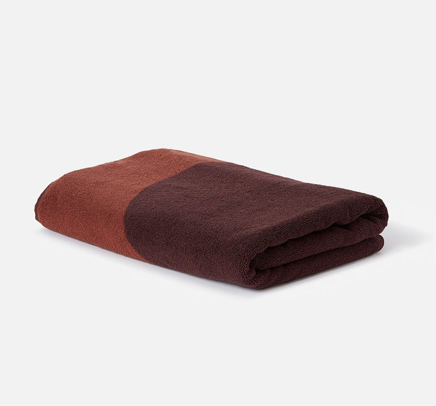 Reflect beach towel ruby & mulberry